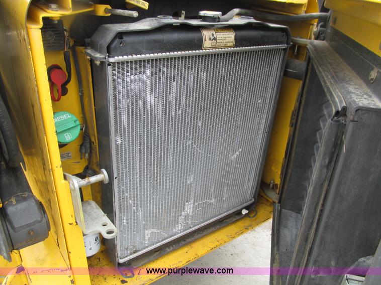 image for item D7427 2008 New Holland L175 skid steer