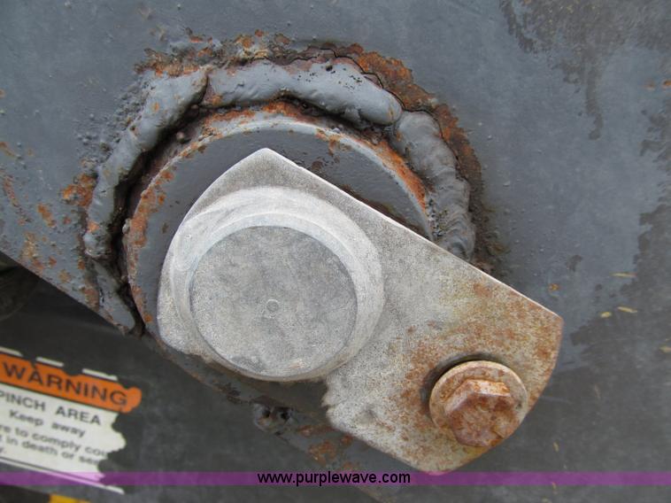 image for item D7427 2008 New Holland L175 skid steer