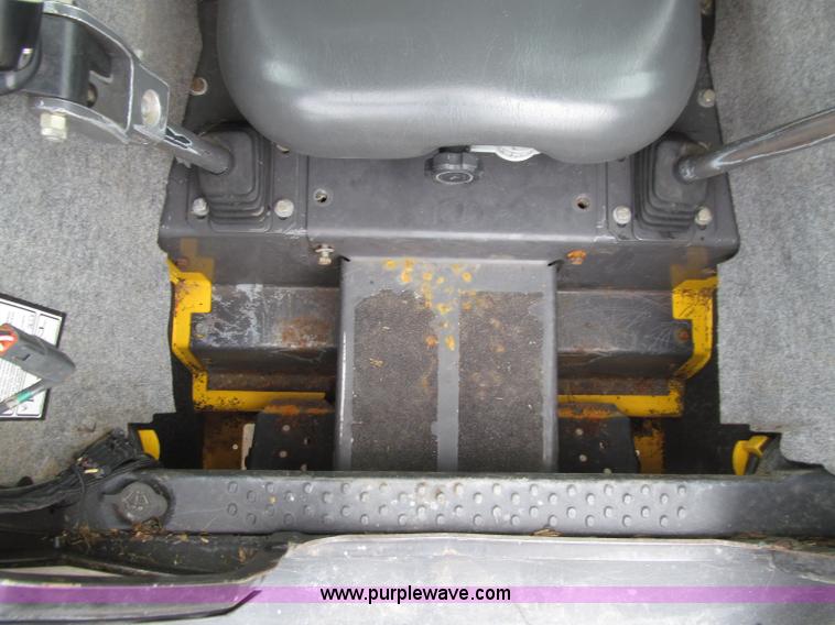 image for item D7427 2008 New Holland L175 skid steer