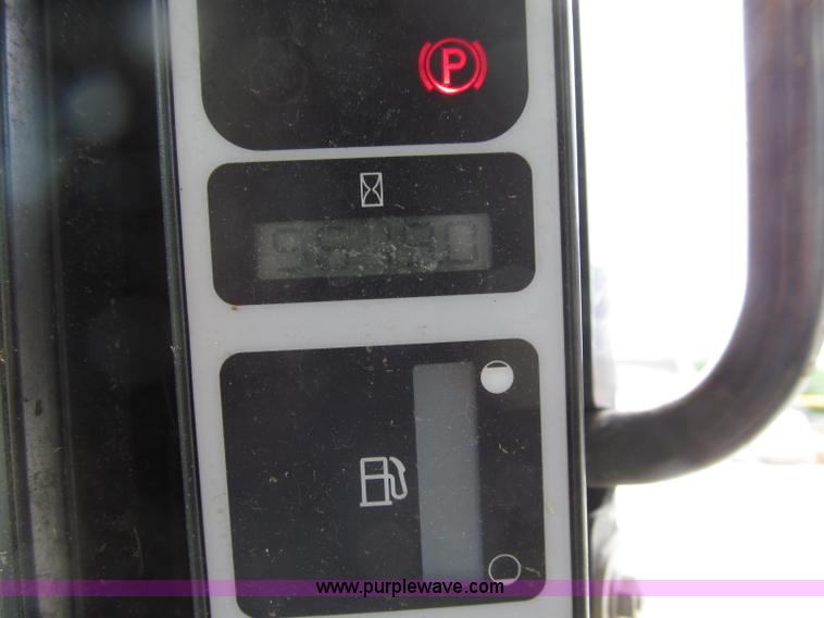 image for item D7427 2008 New Holland L175 skid steer