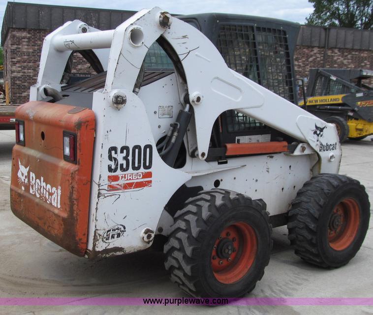 image for item D7428 2002 Bobcat S300 skid steer