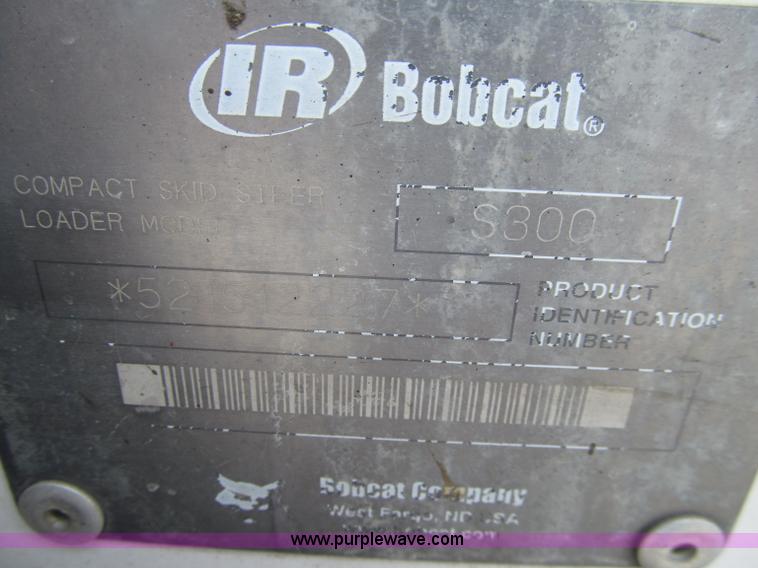 image for item D7428 2002 Bobcat S300 skid steer