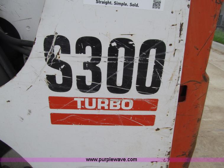 image for item D7428 2002 Bobcat S300 skid steer
