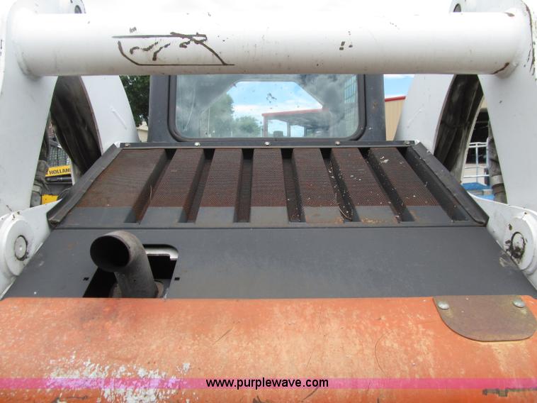 image for item D7428 2002 Bobcat S300 skid steer