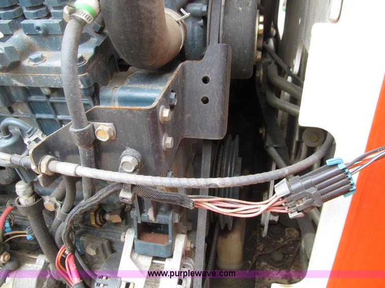 image for item D7428 2002 Bobcat S300 skid steer