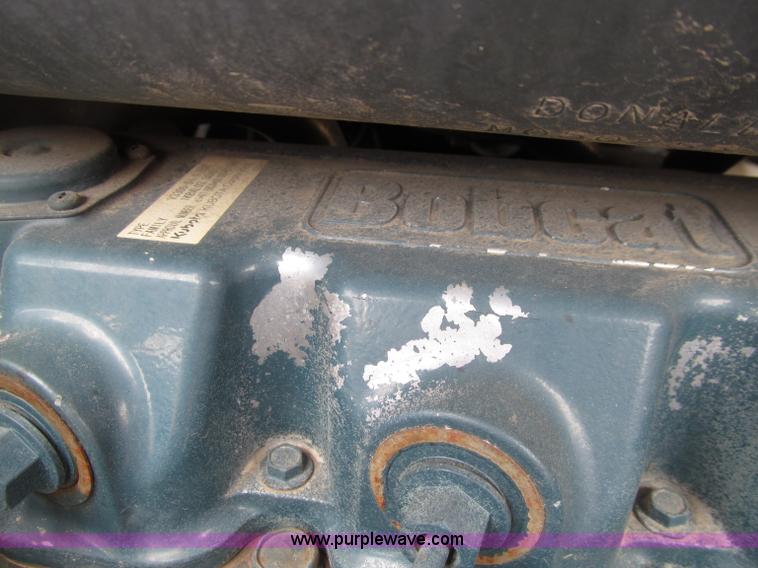 image for item D7428 2002 Bobcat S300 skid steer