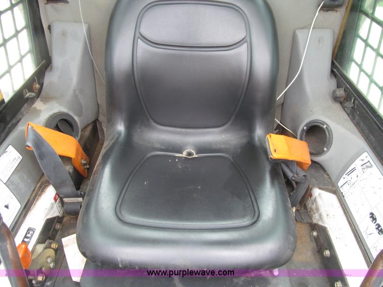 image for item D7428 2002 Bobcat S300 skid steer