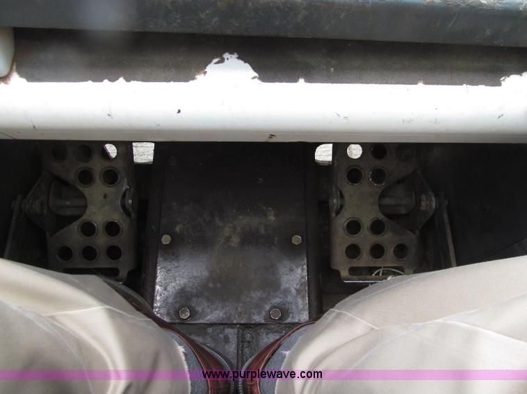 image for item D7428 2002 Bobcat S300 skid steer