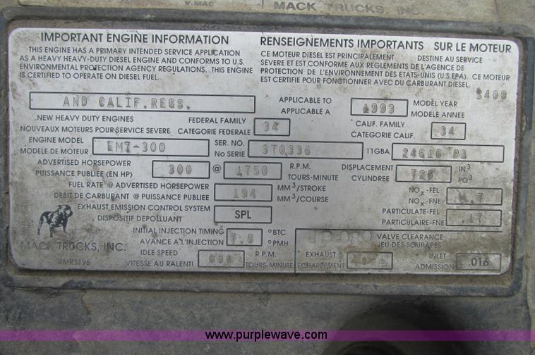 image for item E5145 1994 Mack RD690S truck cab and chassis