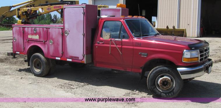 image for item G2997 1997 Ford F450 XLT Super Duty service truck