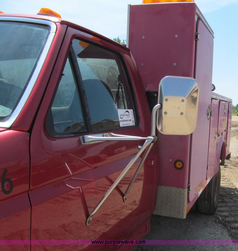 image for item G2997 1997 Ford F450 XLT Super Duty service truck