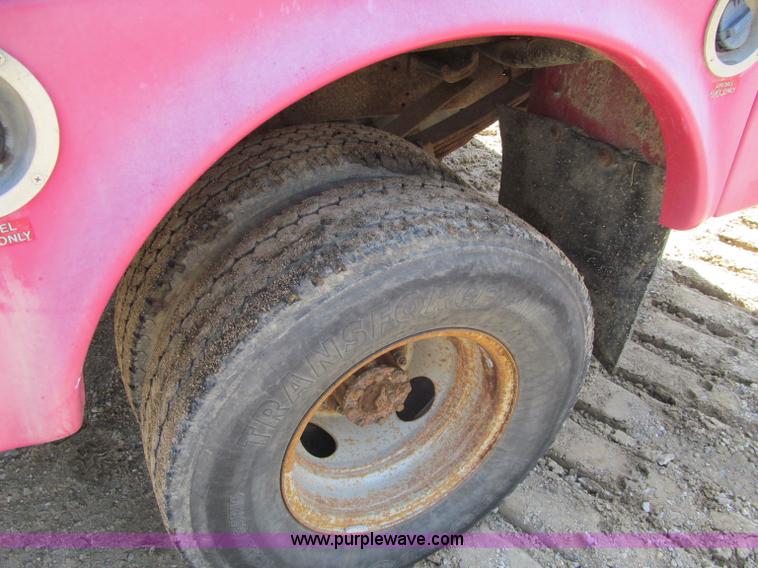 image for item G2997 1997 Ford F450 XLT Super Duty service truck