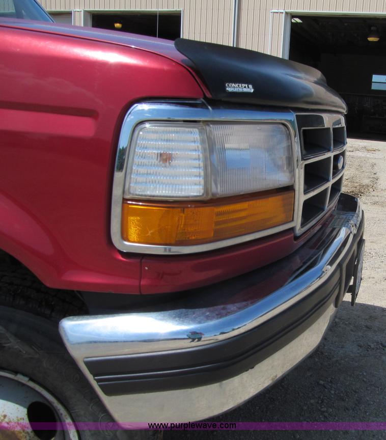 image for item G2997 1997 Ford F450 XLT Super Duty service truck