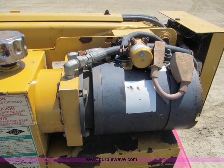 image for item G2997 1997 Ford F450 XLT Super Duty service truck