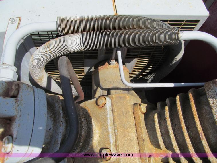 image for item G2997 1997 Ford F450 XLT Super Duty service truck