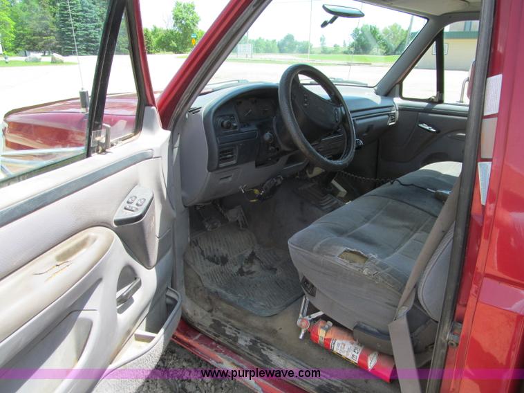 image for item G2997 1997 Ford F450 XLT Super Duty service truck