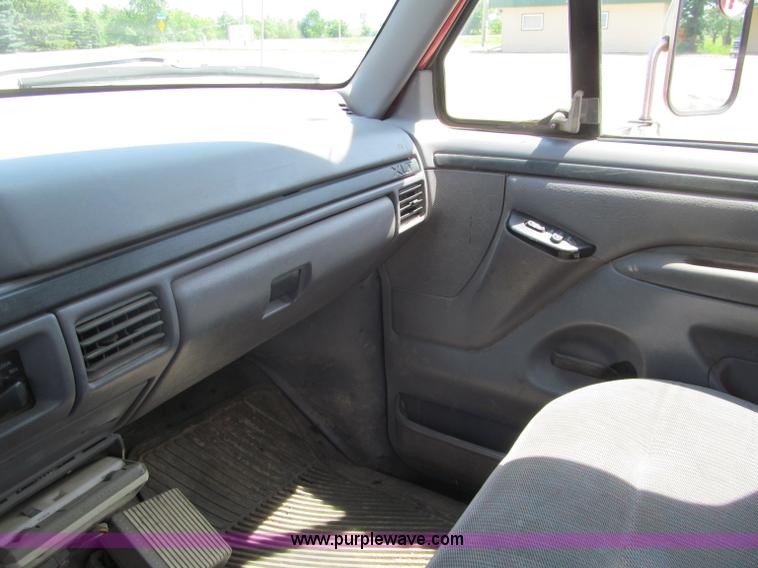 image for item G2997 1997 Ford F450 XLT Super Duty service truck