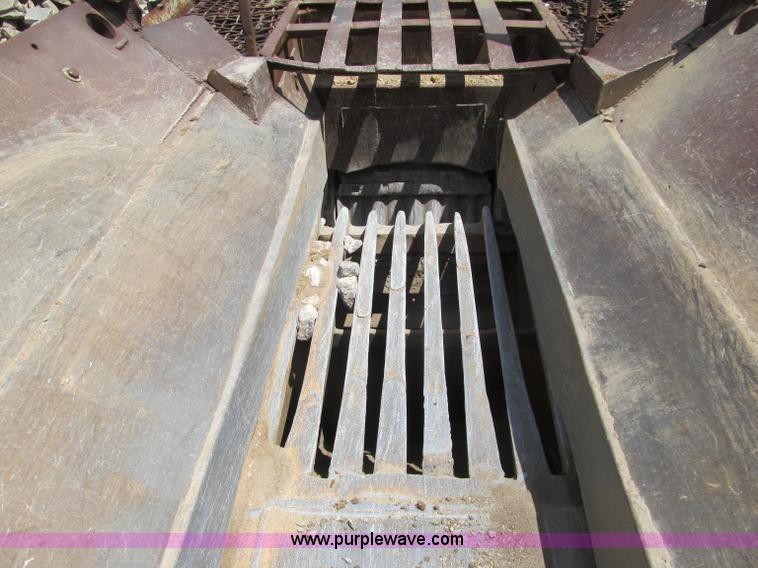 image for item G8678 Cedarapids portable jaw crusher