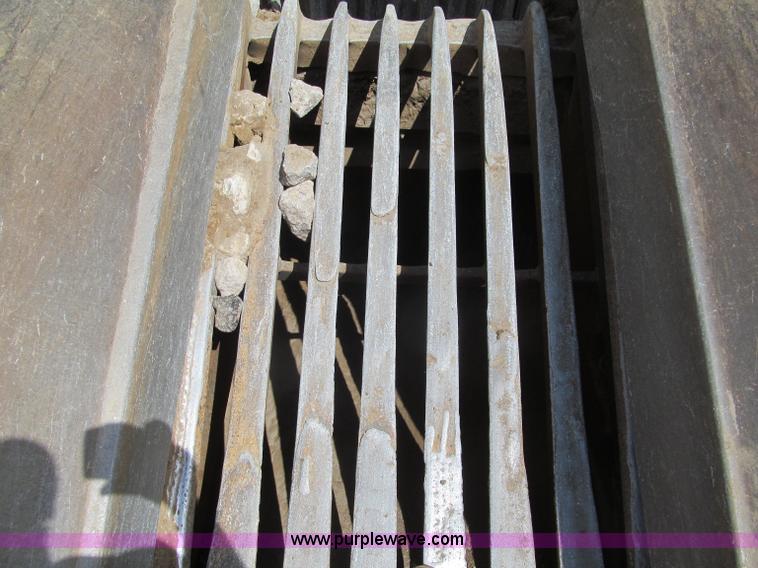 image for item G8678 Cedarapids portable jaw crusher