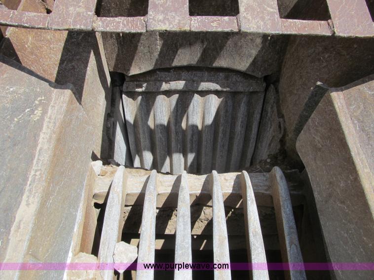 image for item G8678 Cedarapids portable jaw crusher