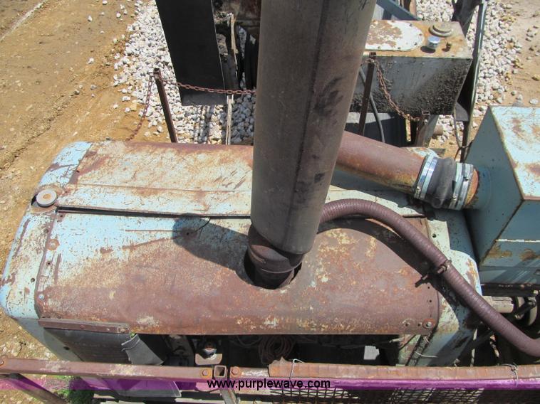 image for item G8678 Cedarapids portable jaw crusher