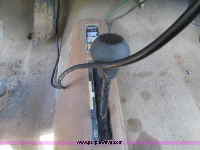 image for item G8679 1990 Chevrolet 560 pickup truck