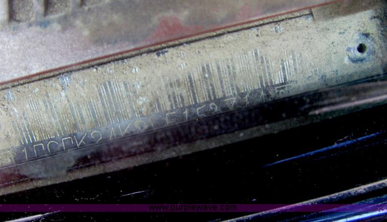 image for item G8679 1990 Chevrolet 560 pickup truck