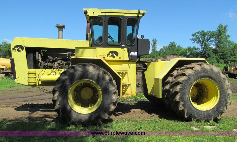 image for item G8681 Steiger 4WD tractor