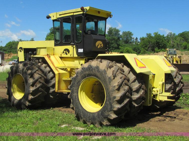 image for item G8681 Steiger 4WD tractor