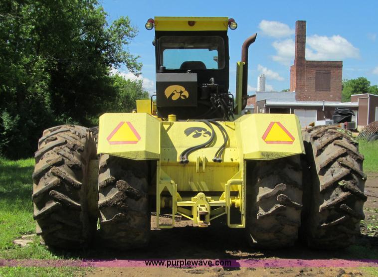 image for item G8681 Steiger 4WD tractor