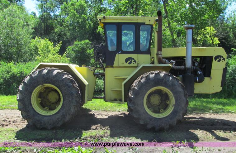 image for item G8681 Steiger 4WD tractor