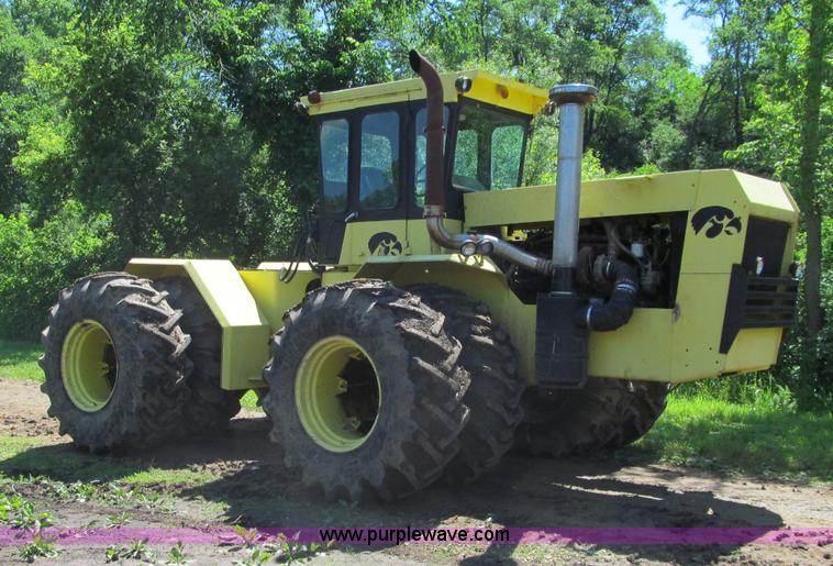 image for item G8681 Steiger 4WD tractor