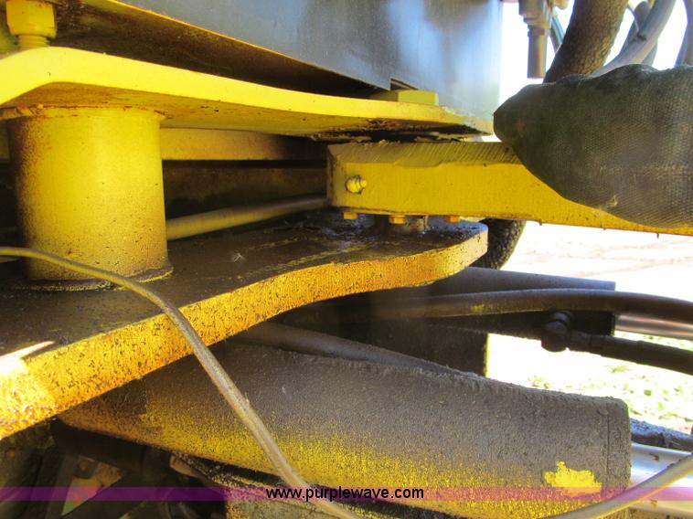 image for item G8681 Steiger 4WD tractor