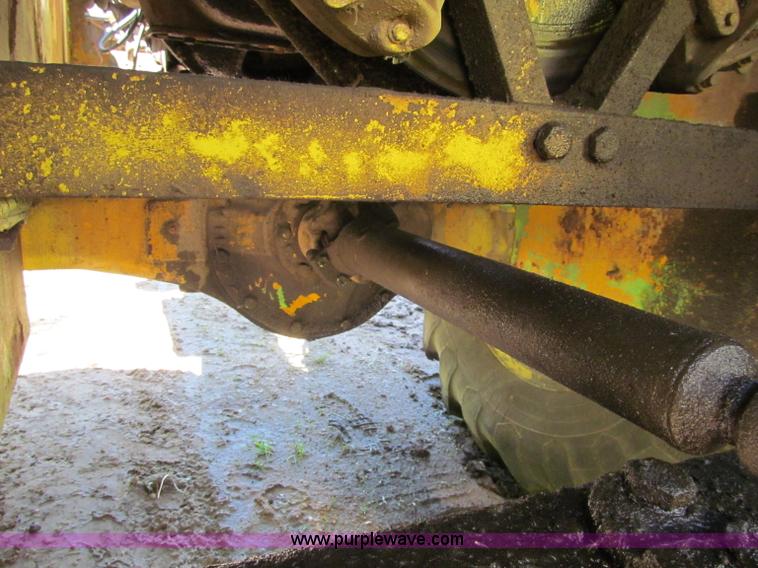 image for item G8681 Steiger 4WD tractor