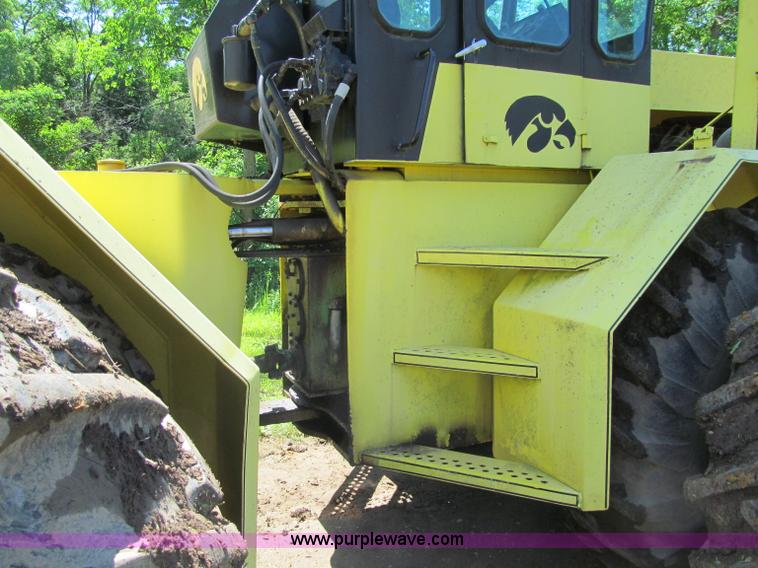 image for item G8681 Steiger 4WD tractor