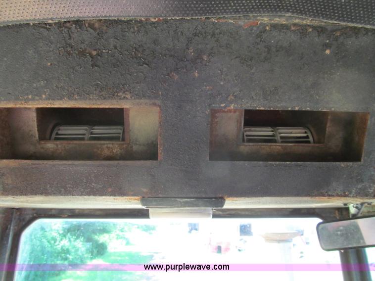 image for item G8681 Steiger 4WD tractor