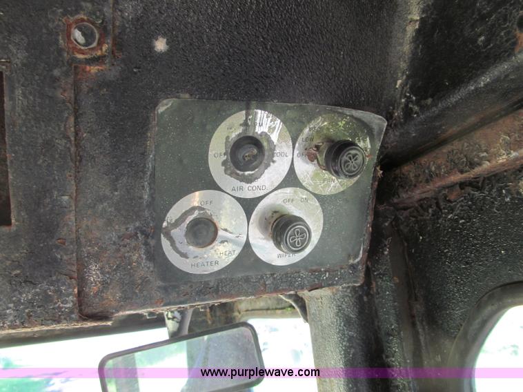 image for item G8681 Steiger 4WD tractor