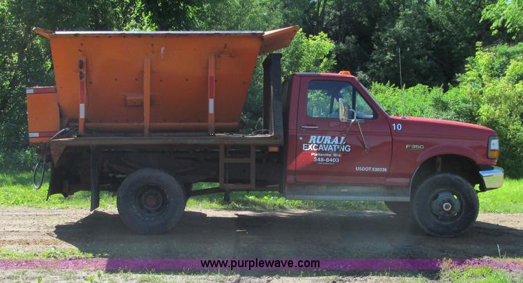 image for item G8682 1992 Ford F350 flatbed truck