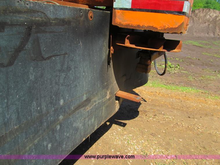 image for item G8682 1992 Ford F350 flatbed truck