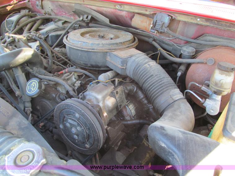 image for item G8682 1992 Ford F350 flatbed truck