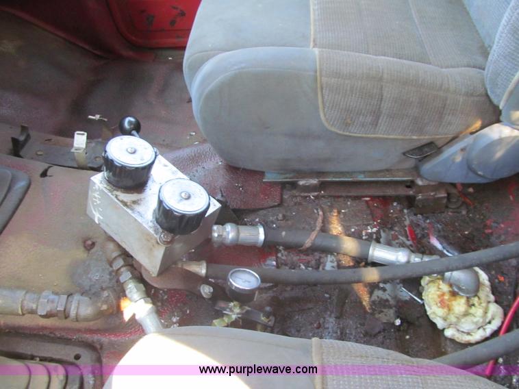 image for item G8682 1992 Ford F350 flatbed truck