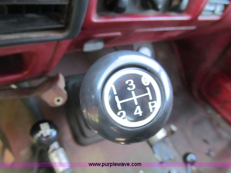 image for item G8682 1992 Ford F350 flatbed truck