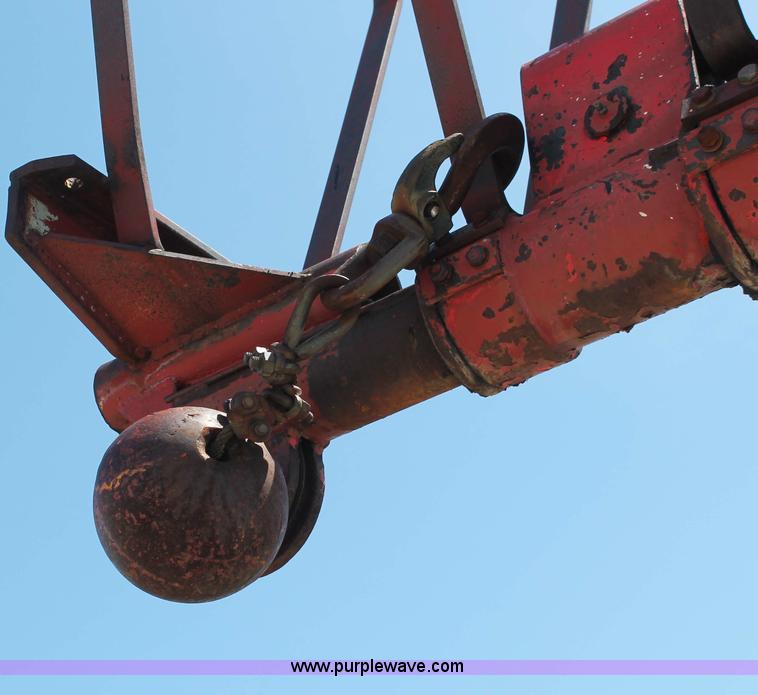 image for item H3087 1977 GMC Sierra 6500 flatbed ladder/boom truck