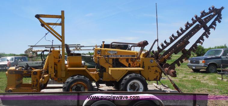 image for item H3089 Case Davis Fleetline T70+4 trencher
