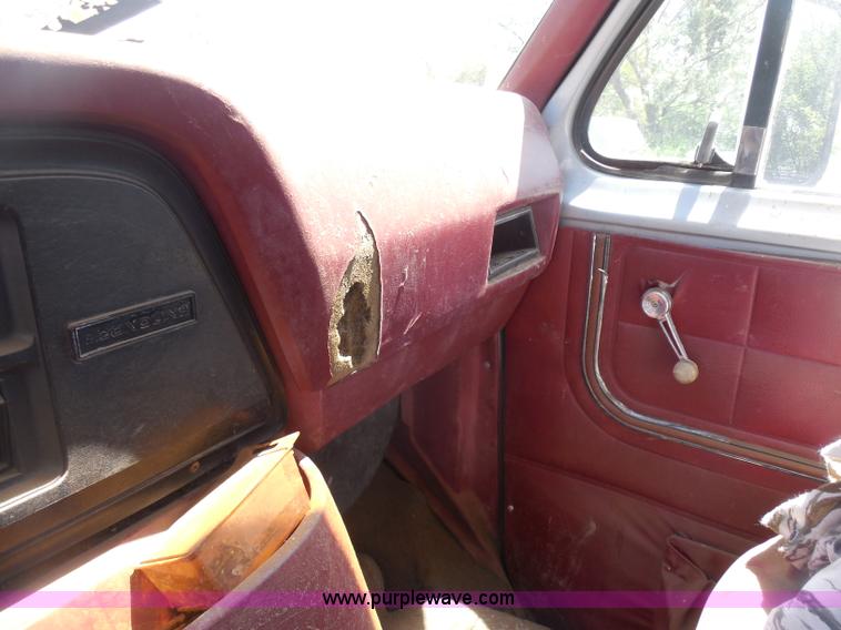 image for item H3090 1984 Ford Club Wagon E250 Super van