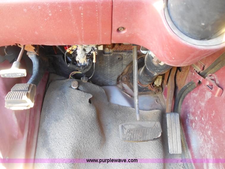 image for item H3090 1984 Ford Club Wagon E250 Super van