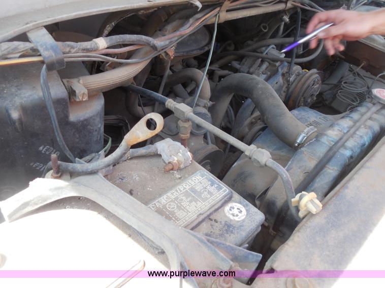 image for item H3090 1984 Ford Club Wagon E250 Super van