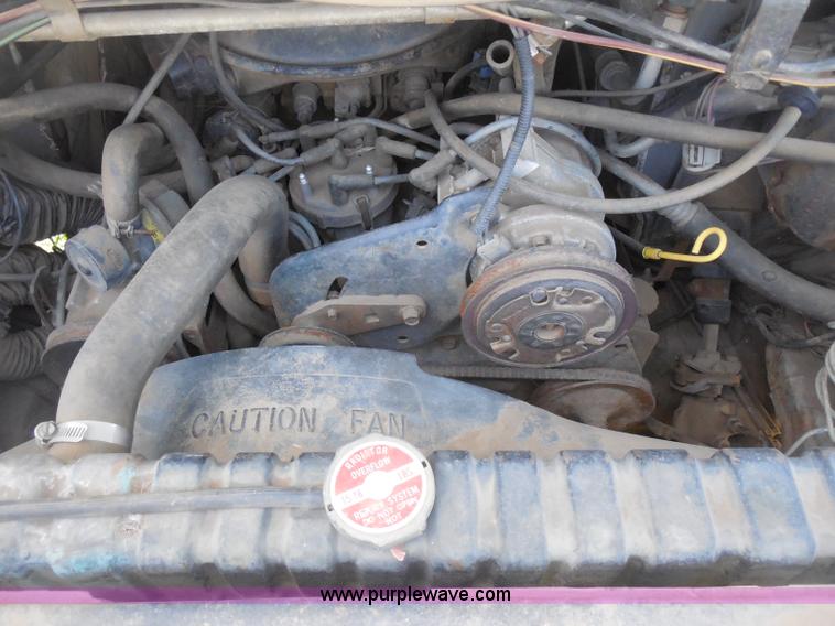 image for item H3090 1984 Ford Club Wagon E250 Super van