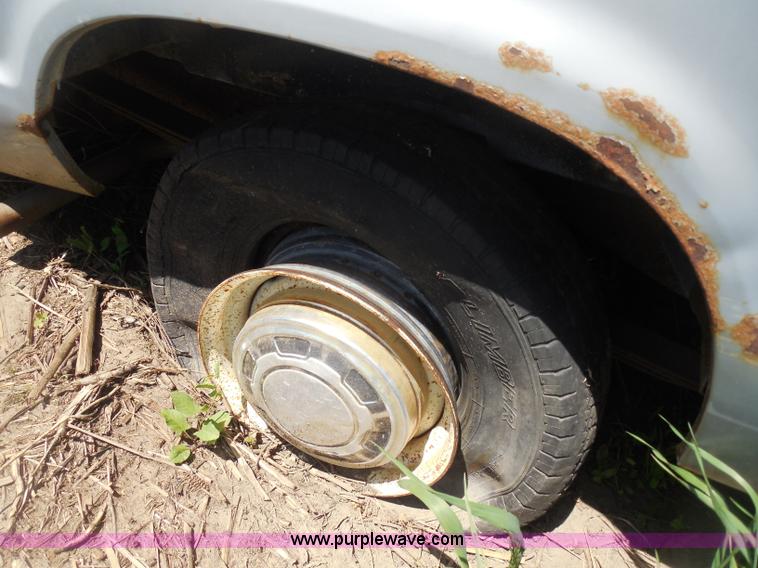 image for item H3090 1984 Ford Club Wagon E250 Super van