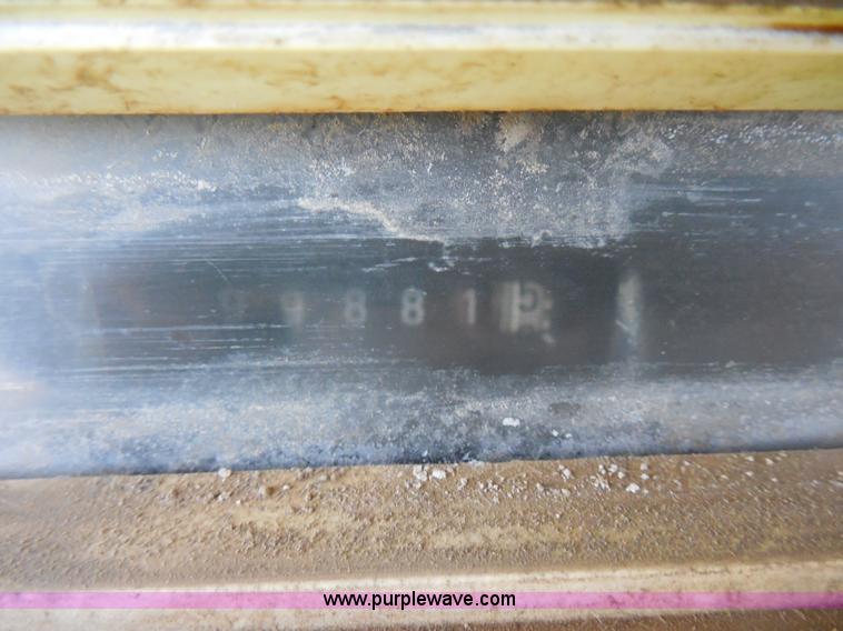 image for item H3091 1972 Ford F250 flatbed ladder/boom truck